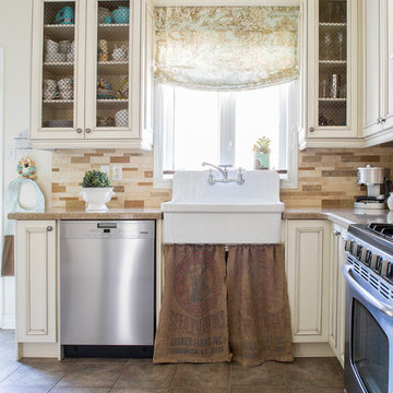 Vintage Farmhouse Kitchen and Dining Room Photo-Shoot