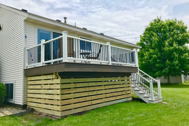 Example of a minimalist deck design in Grand Rapids