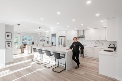 Kitchen - contemporary kitchen idea in Vancouver