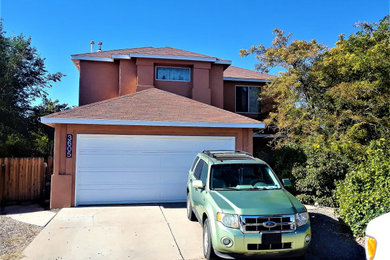 Large minimalist garage photo in Albuquerque
