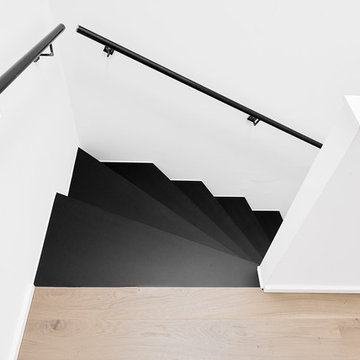 Treppe aus schwarzem CDF
