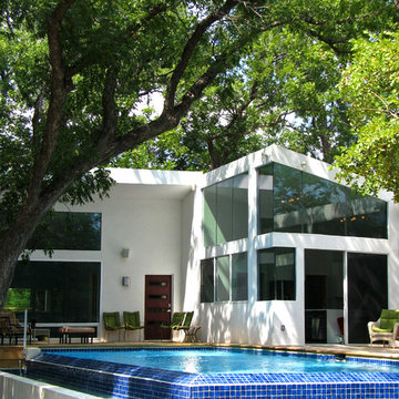 Triehouse - The Triangular House in the Trees