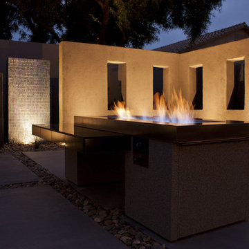 OUTDOOR LIVING