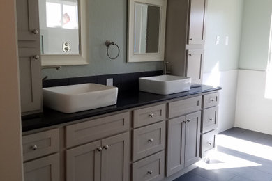 Bathroom - contemporary bathroom idea in San Francisco