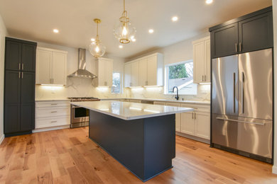 Kitchen - kitchen idea in Portland