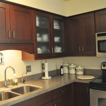 Classy Small Kitchen Make-Over