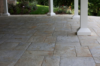 Example of a classic patio design in Chicago