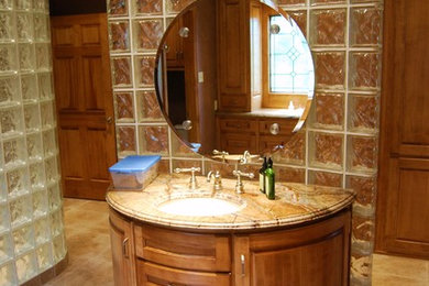 Bathroom - transitional bathroom idea in Dallas