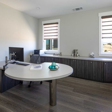Home office in Elm Onyx