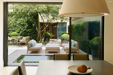 This is an example of a contemporary deck in London.