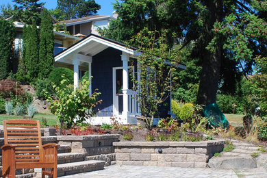Inspiration for a traditional landscaping in Seattle.