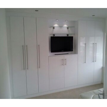 Fitted bedroom furniture