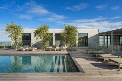 Inspiration for a contemporary pool in Melbourne.