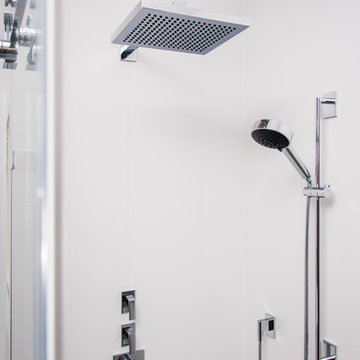 Enges Badezimmer