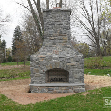Outdoor Kitchens and Fireplaces