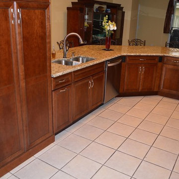 Lutz Kitchen