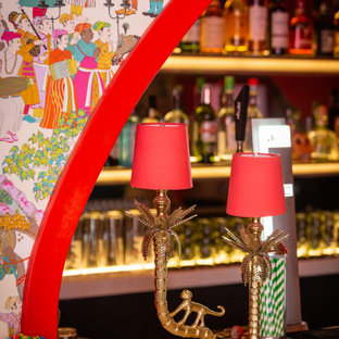 75+ Hausbars mit roten Schränken und beigem Boden Ideen & Bilder