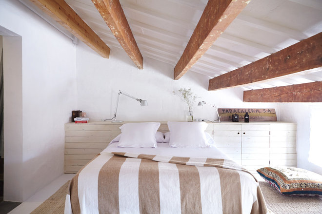 Mediterranean Bedroom by QUINTANA PARTNERS