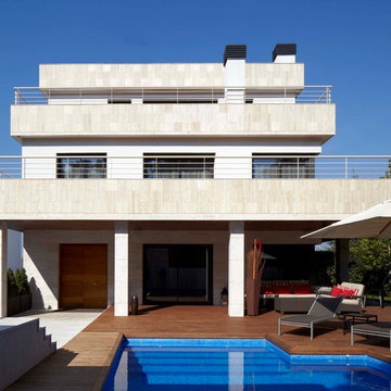 CASA J