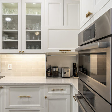 Shorewood Splendor: A Kitchen Crafted for Entertainment