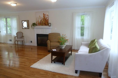 Inspiration for a timeless living room remodel in New York