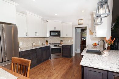 Example of a kitchen design in Baltimore