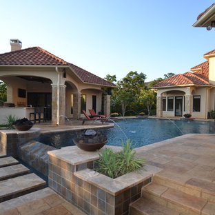 Eclectic Infinity Pool & Spa in Southlake Courtyard