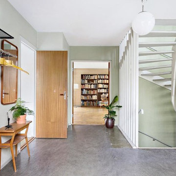 Arkitektritad villa av Endel Öunapuu, på väster i Örebro. Mellanstyling
