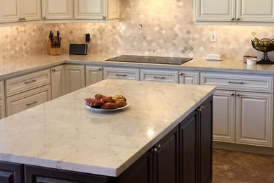 Transitional kitchen photo in Phoenix