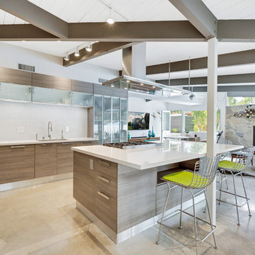 Modern Wood Grain Melamine Kitchen in Tustin