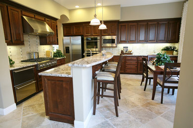 Example of a classic kitchen design in Baltimore