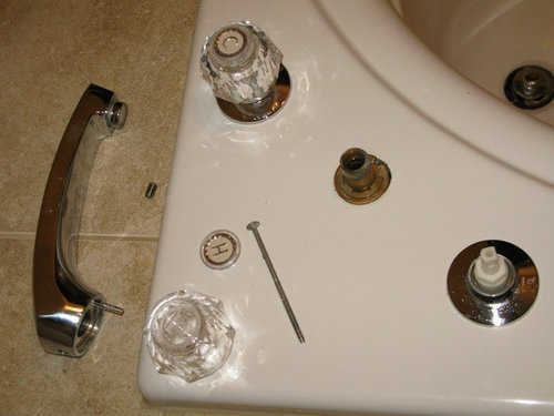 Replacing Trim Kit For Roman Tub, How To Fix A Moen Bathtub Faucet Leak