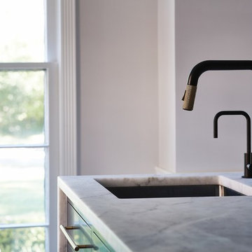 Kitchen island sink
