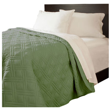 Lavish Home Solid Color Bed Quilt, King, Green