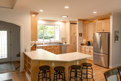 Kitchen - traditional kitchen idea in Other