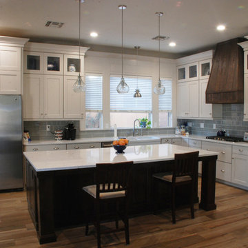 White Shaker Kitchen with Dark Island – Gilbert