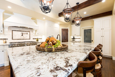 Inspiration for a kitchen remodel in Los Angeles