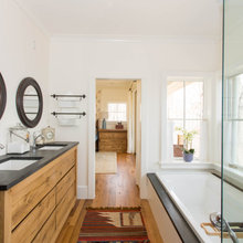Mountain House - Bathroom