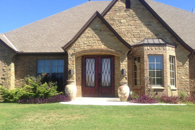 Example of a classic exterior home design in Oklahoma City