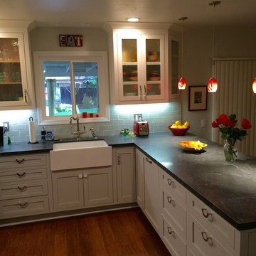 U-shaped, Shaker-style kitchen