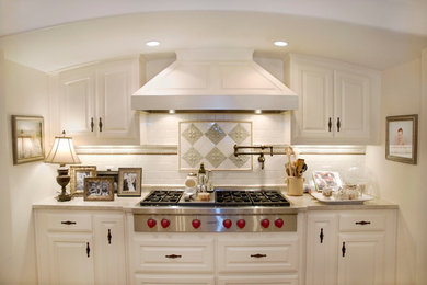 Inspiration for a timeless kitchen remodel in Dallas
