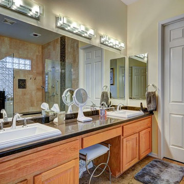 Handicap accessible bathroom in Anthem