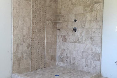 Example of a bathroom design in Chicago