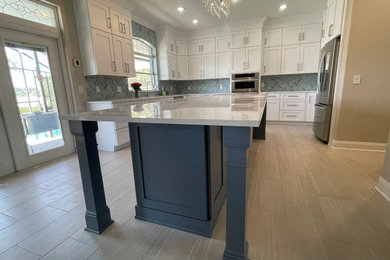 Kitchen photo in Orlando