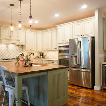 My Houzz: Reclaimed Wood and Vintage Finds in an Ohio New Build