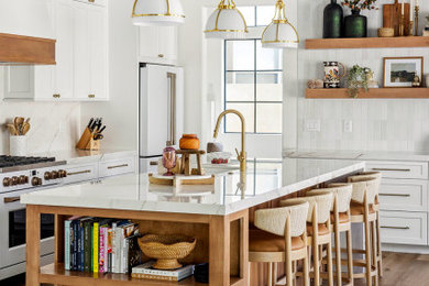 Kitchen - transitional kitchen idea in Las Vegas