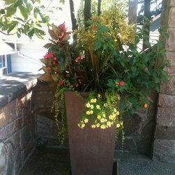 Designer Planters for sale - Outdoor Pots And Planters