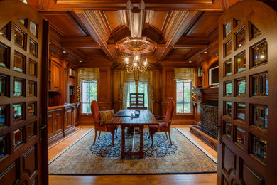 Inspiration for a timeless home office remodel in New York