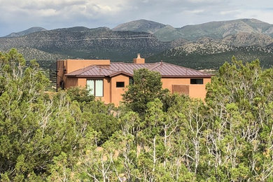 Inspiration for a contemporary landscaping in Albuquerque.