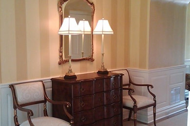 Example of a classic entryway design in New York